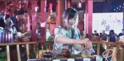 万岁山网红NPC蓝狐狸被曝婚内出轨